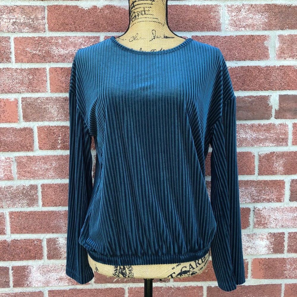 🔸2/$15🔸 Long sleeve velvet long sleeve shirt